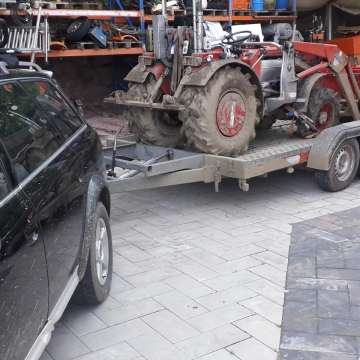 Autotransport Anhänger flach kippbar